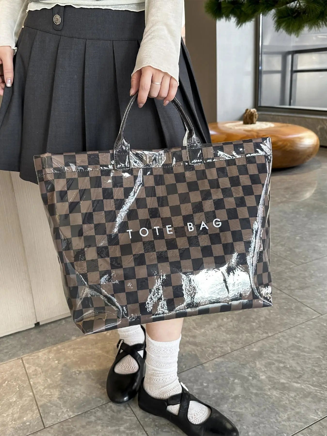 Women'S Simple and Stylish Multi-Color Striped Letter Tote Bag, Daily Large-Capacity Casual Easy-To-Match PVC Checkerboard Handbag, Jelly Tote Bag, Suitable for Various Occasions Such as Commuting, Traveling, Dating, Shopping, Etc., Commuter Tote