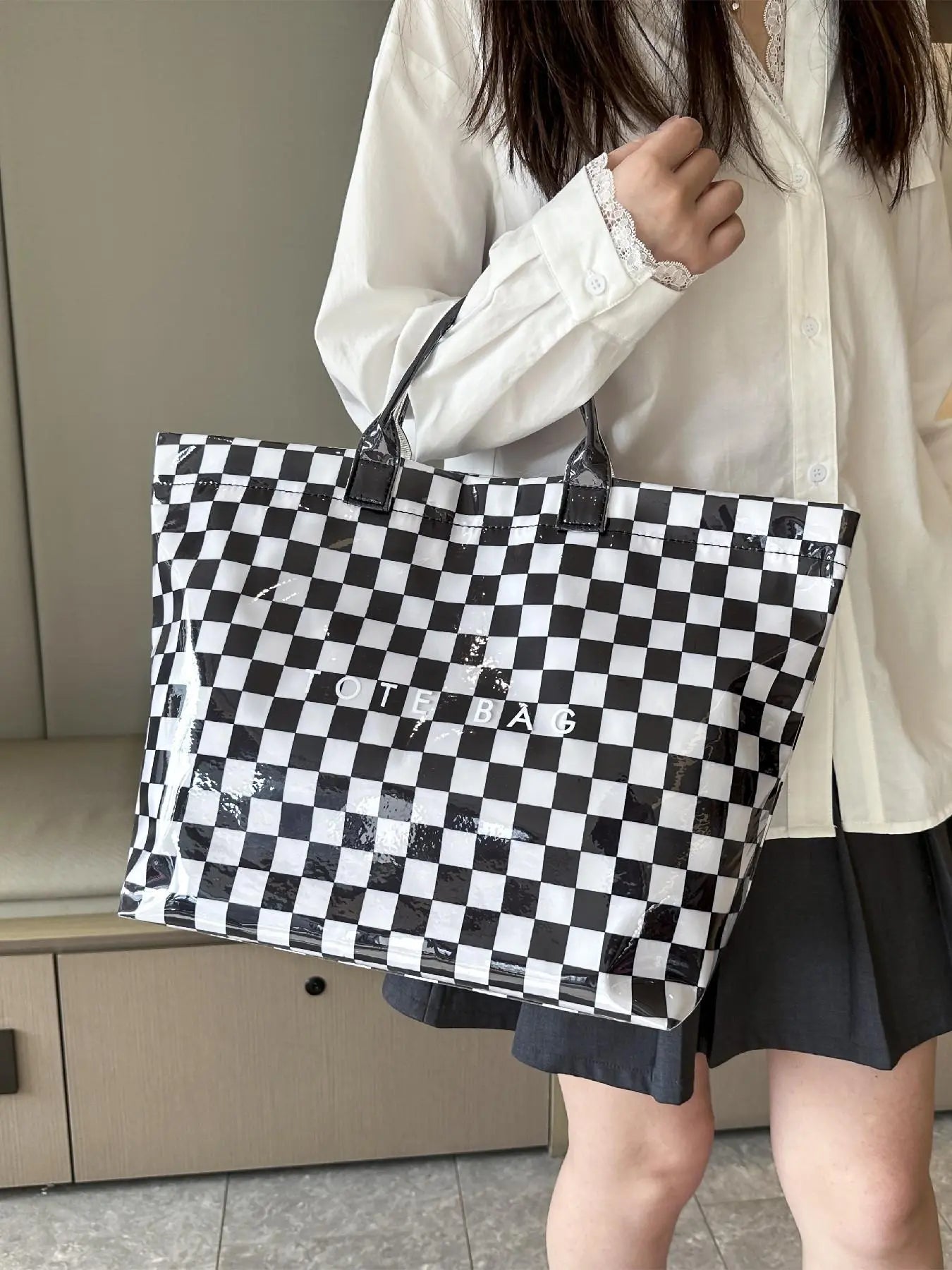 Women'S Simple and Stylish Multi-Color Striped Letter Tote Bag, Daily Large-Capacity Casual Easy-To-Match PVC Checkerboard Handbag, Jelly Tote Bag, Suitable for Various Occasions Such as Commuting, Traveling, Dating, Shopping, Etc., Commuter Tote
